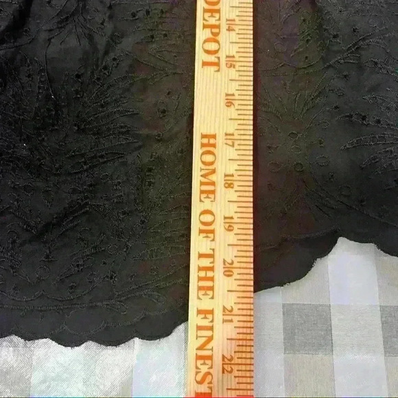 DEMOCRACY Womens Short Sleeve Round Neck Embroidered Eyelet Woven Top Black Sz M - Picture 11 of 12